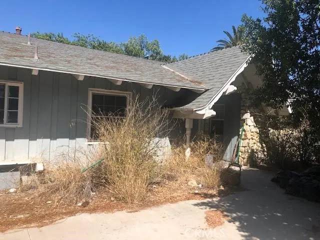 23533 Canzonet Street, Woodland Hills, California 91367