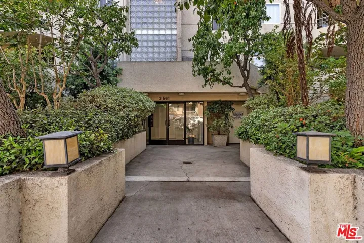 3561 Clarington Avenue 107, Los Angeles, California 90034