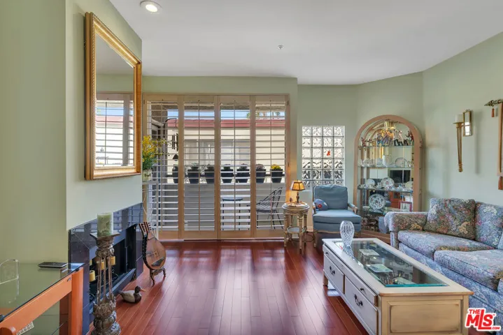 3561 Clarington Avenue 107, Los Angeles, California 90034