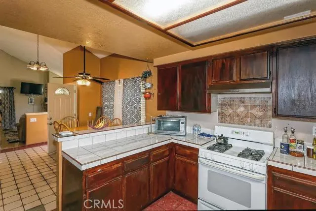16246 Tokay Street, Victorville, California 92395