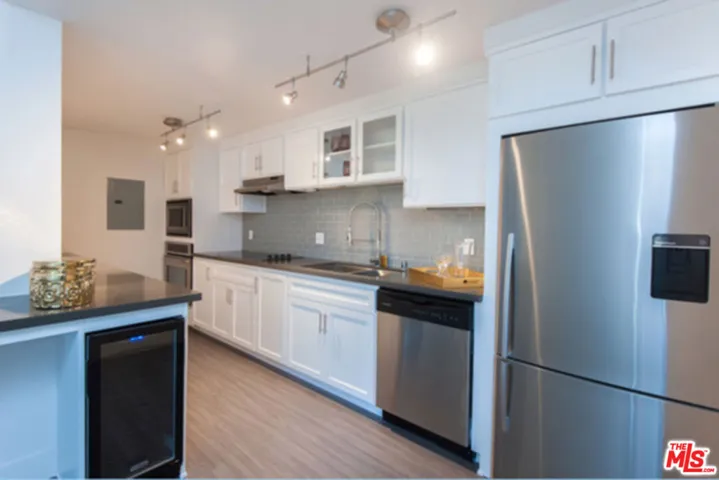 131 S Maple Drive 402, Beverly Hills, California 90212
