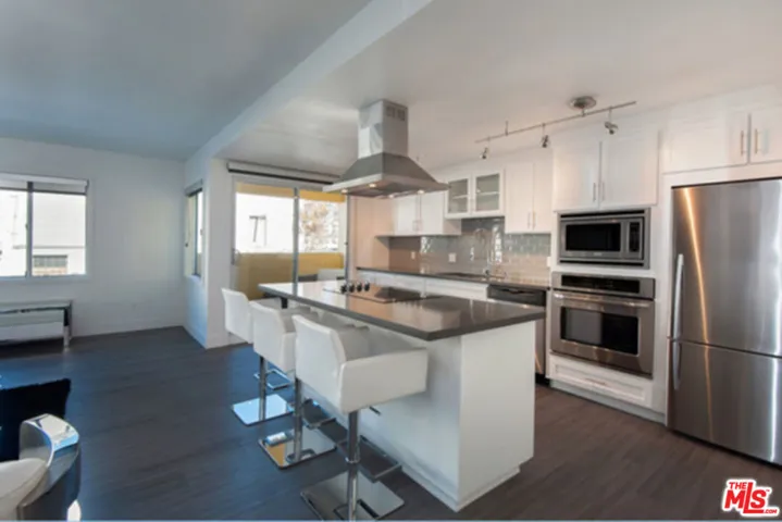 131 S Maple Drive 402, Beverly Hills, California 90212