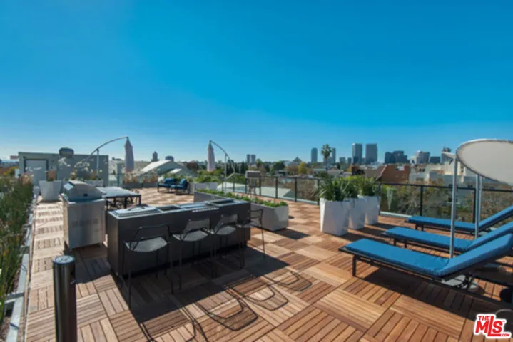 131 S Maple Drive 402, Beverly Hills, California 90212