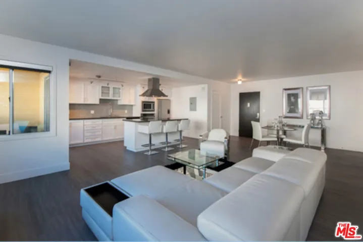 131 S Maple Drive 402, Beverly Hills, California 90212