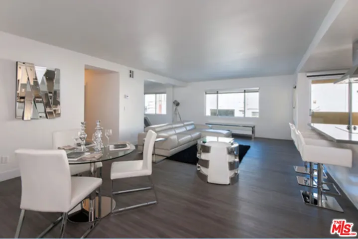 131 S Maple Drive 402, Beverly Hills, California 90212