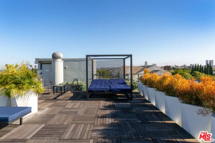 131 S Maple Drive 402, Beverly Hills, California 90212