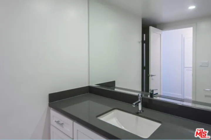 131 S Maple Drive 402, Beverly Hills, California 90212