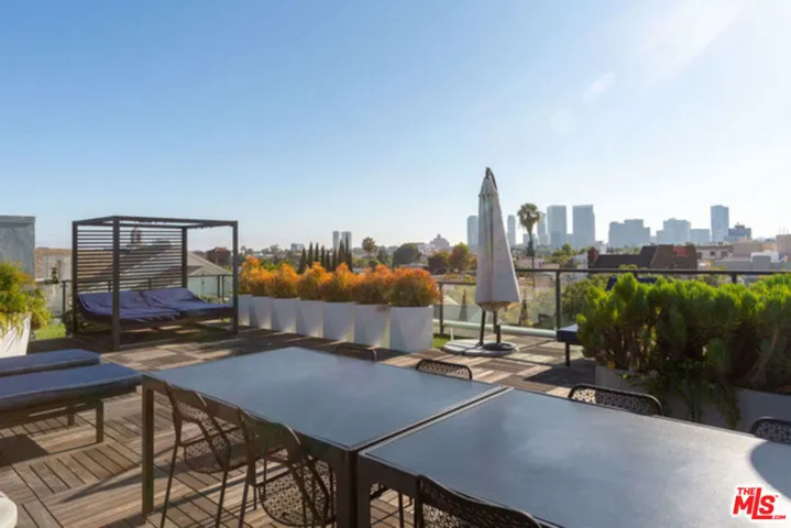 131 S Maple Drive 402, Beverly Hills, California 90212