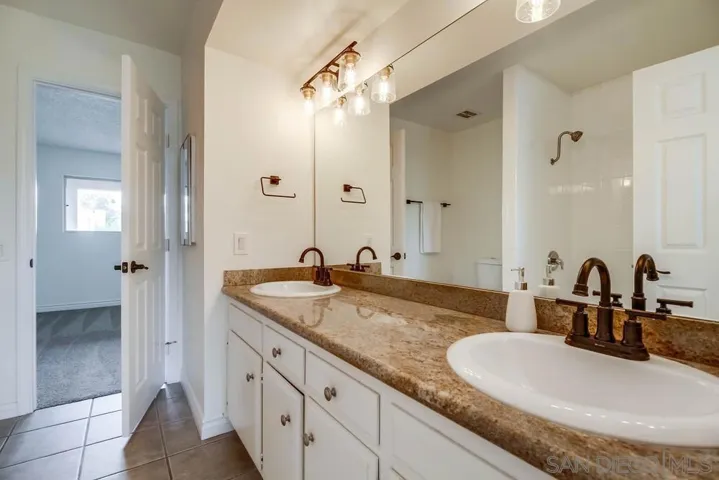 5700 Baltimore Dr 9, La Mesa, California 91942