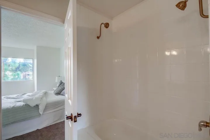 5700 Baltimore Dr 9, La Mesa, California 91942
