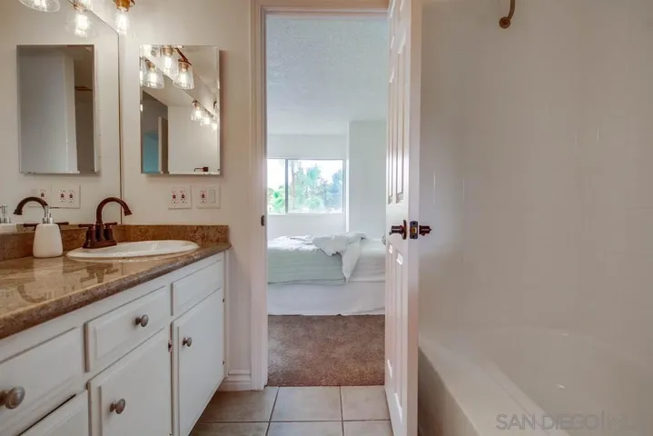 5700 Baltimore Dr 9, La Mesa, California 91942