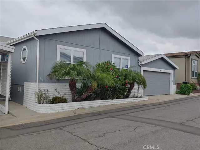 23301 Ridge Route Drive 118, Laguna Hills, California 92653