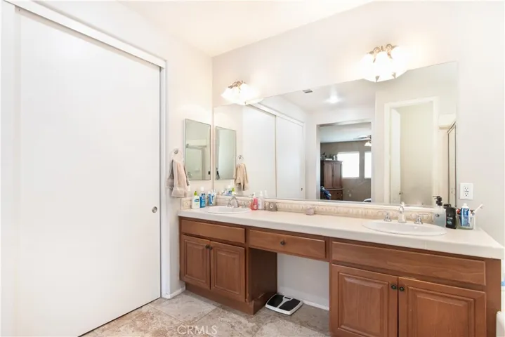 34132 Lake Breeze Drive, Yucaipa, California 92399