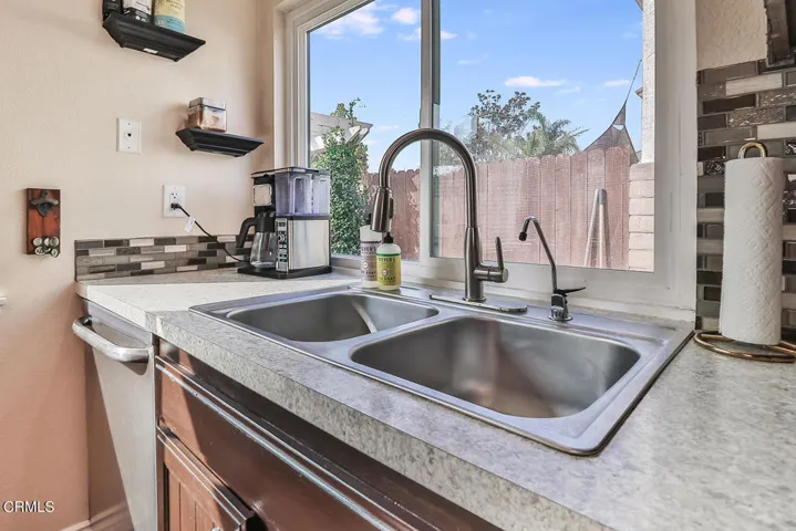 cKitchen and Dining3