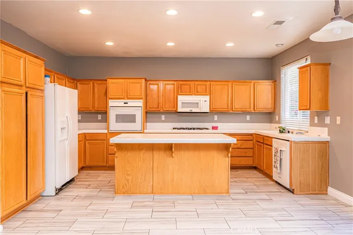 39516 Via Galletas, Murrieta, California 92562