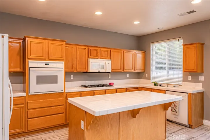 39516 Via Galletas, Murrieta, California 92562