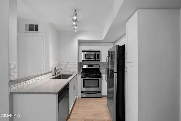 5515 Canoga Ave #130 MLS-5