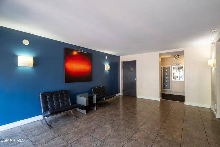 5515 Canoga Ave MLS-17