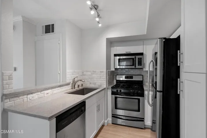 5515 Canoga Ave #130 MLS-6