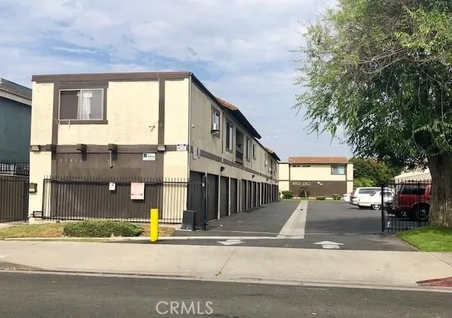 21913 Belshire Avenue 12, Hawaiian Gardens, California 90716