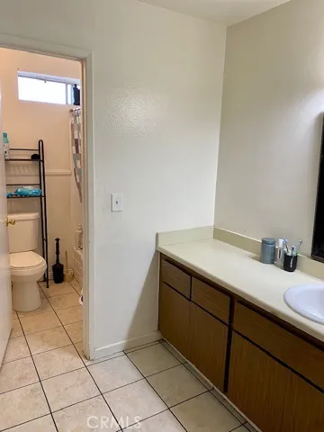 21913 Belshire Avenue 12, Hawaiian Gardens, California 90716