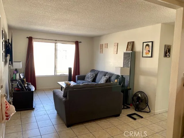 21913 Belshire Avenue 12, Hawaiian Gardens, California 90716