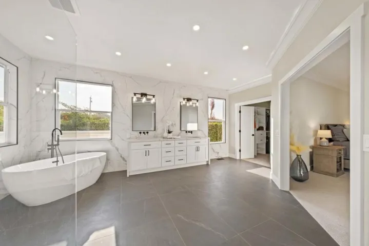 , Hollister, California 95023