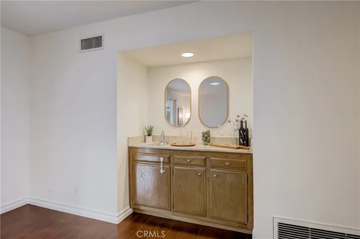 3295 Marna Avenue, Long Beach, California 90808