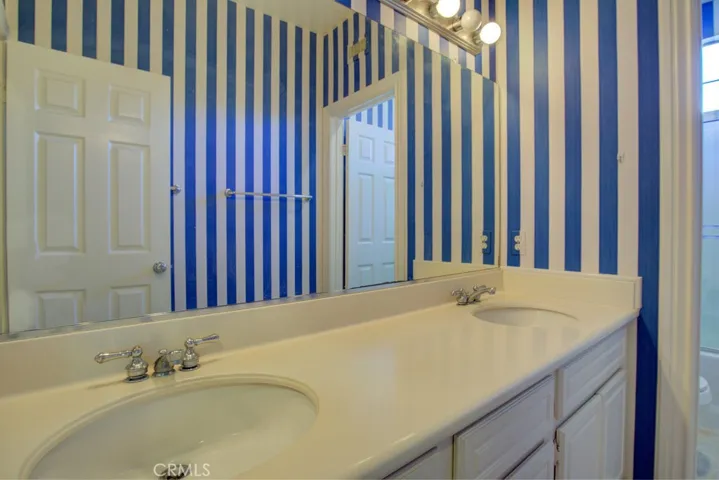 Bathroom 1 - Double vanities