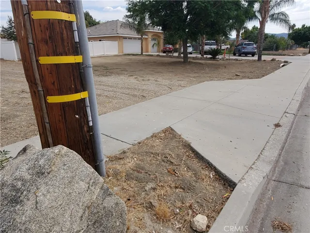 driveway cut with all utilities accessible