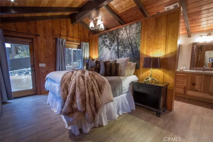 993 Partridge Road, Wrightwood, California 92397