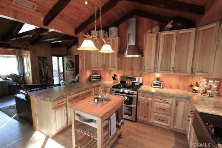 993 Partridge Road, Wrightwood, California 92397