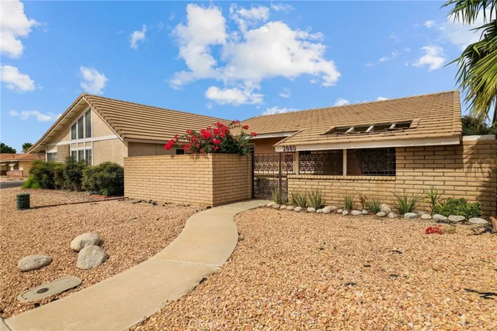2880 W Devonshire Avenue, Hemet, California 92545
