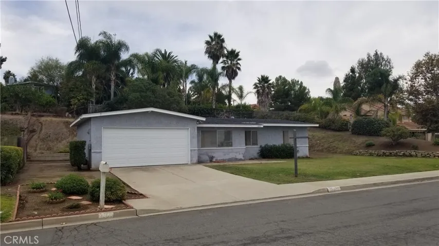 1260 Cinchona Street, Vista, California 92083