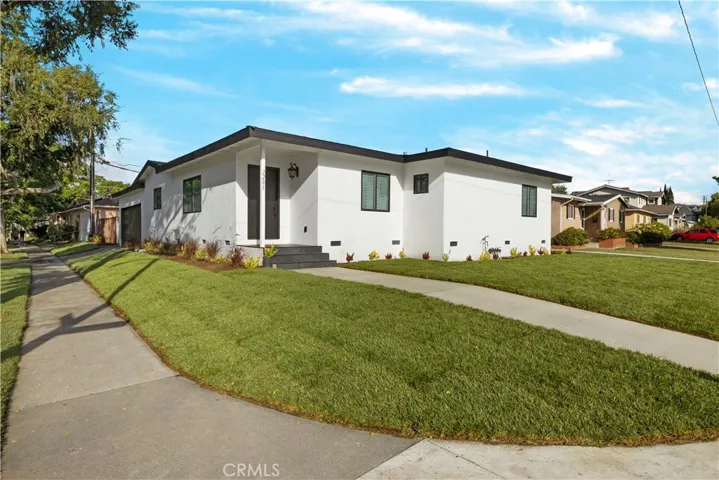 2201 Carfax Avenue, Long Beach, California 90815