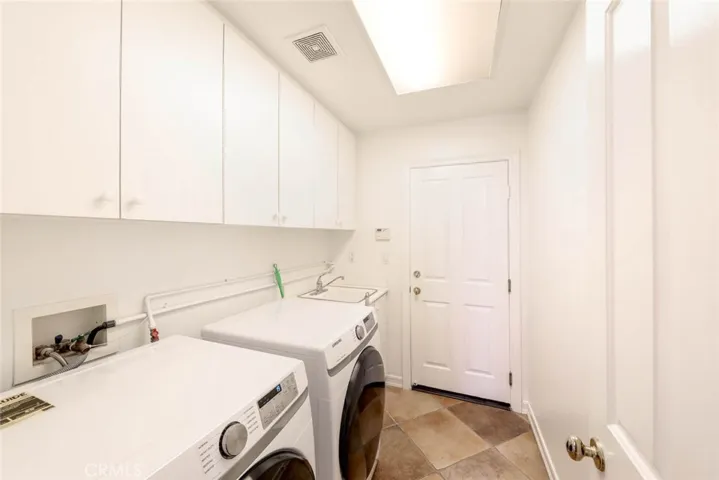 39 Whitehall, Newport Beach, California 92660