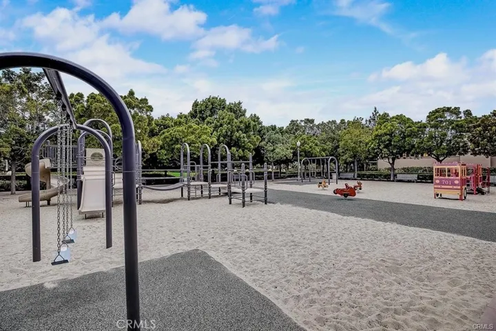 39 Whitehall, Newport Beach, California 92660
