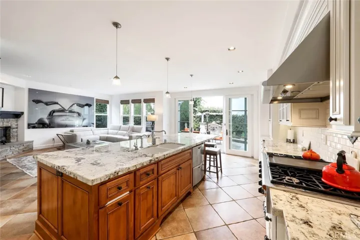39 Whitehall, Newport Beach, California 92660