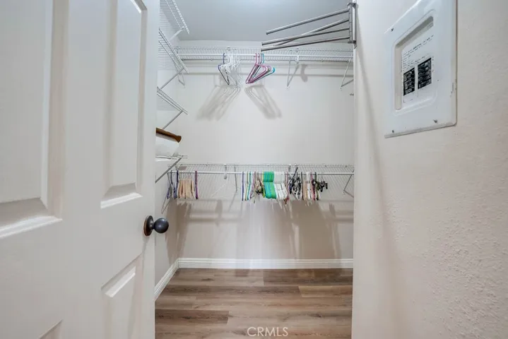 Front unit walk-in closet