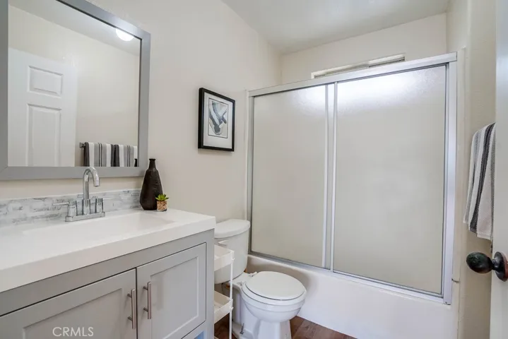Back unit 1-st bathroom