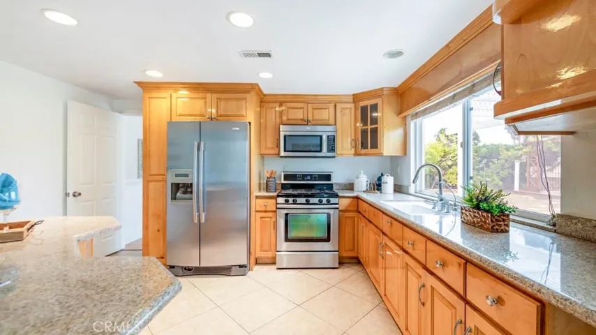 20526 Calhaven Drive, Saugus, California 91390