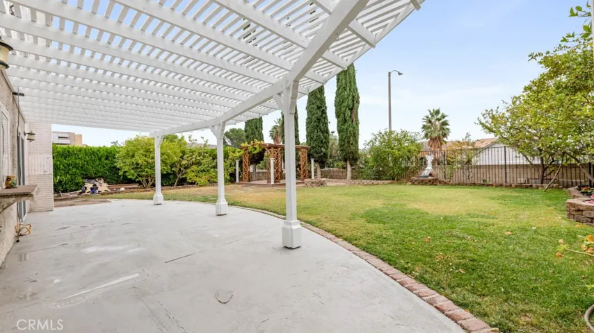 20526 Calhaven Drive, Saugus, California 91390