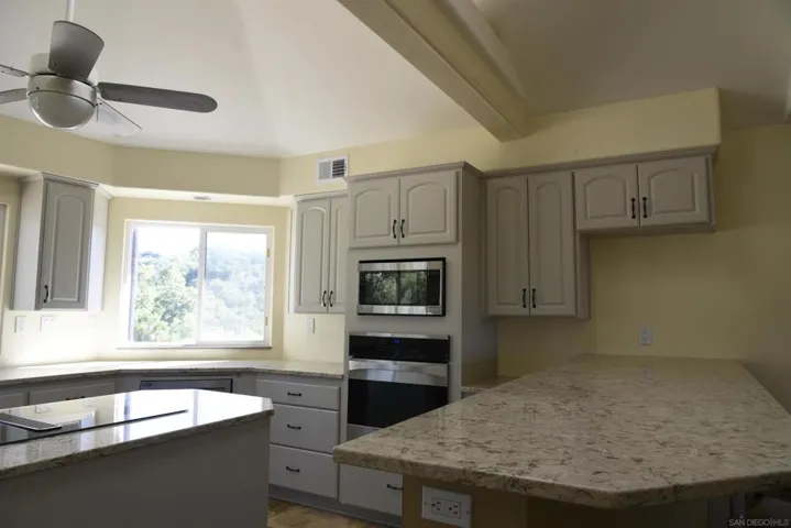 14089 Pauma Vista Drive, Valley Center, California 92082