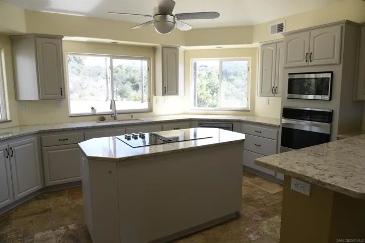 14089 Pauma Vista Drive, Valley Center, California 92082