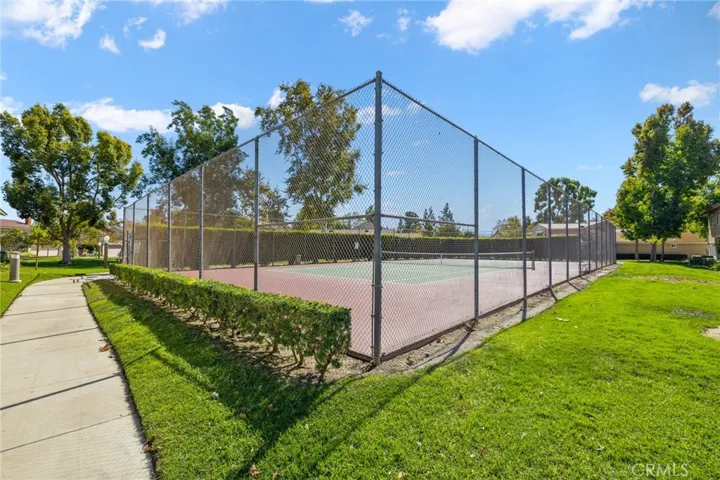 Close proximity to amenities like tennis courts!