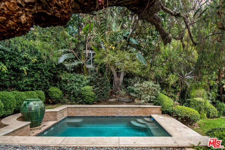 7529 Franklin Avenue, Los Angeles, California 90046