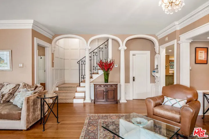 7529 Franklin Avenue, Los Angeles, California 90046