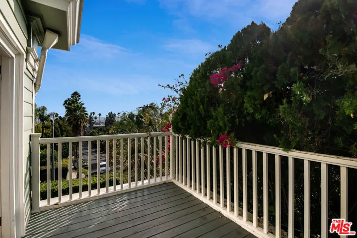 7529 Franklin Avenue, Los Angeles, California 90046