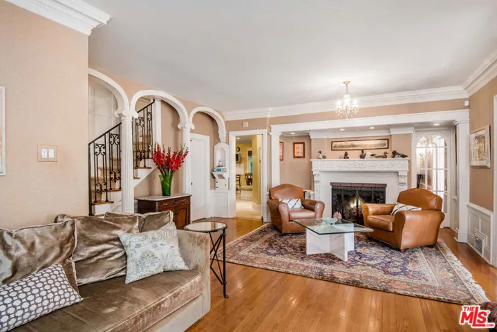 7529 Franklin Avenue, Los Angeles, California 90046