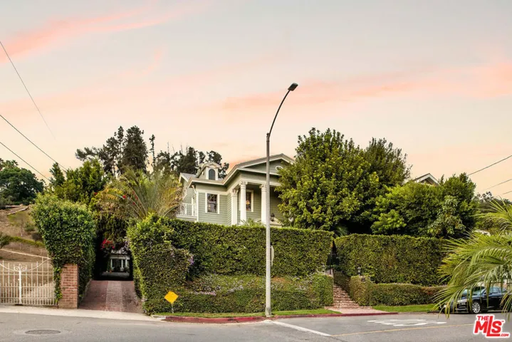 7529 Franklin Avenue, Los Angeles, California 90046
